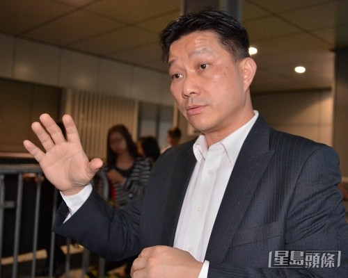 陳祖光強調,現行公務員體制賞罰嚴重不對等,造成「十功不能補一過」的荒謬局面,公務員大膽創新期間不慎犯了一次錯,面臨的就是鋪天蓋地的公審,甚至直接斷送晉升前途。資料圖片 陳祖光強調,現行公務員體制賞罰嚴重不對等,造成「十功不能補一過」的荒謬局面,公務員大膽創新期間不慎犯了一次錯,面臨的就是鋪天蓋地的公審,甚至直接斷送晉升前途。資料圖片