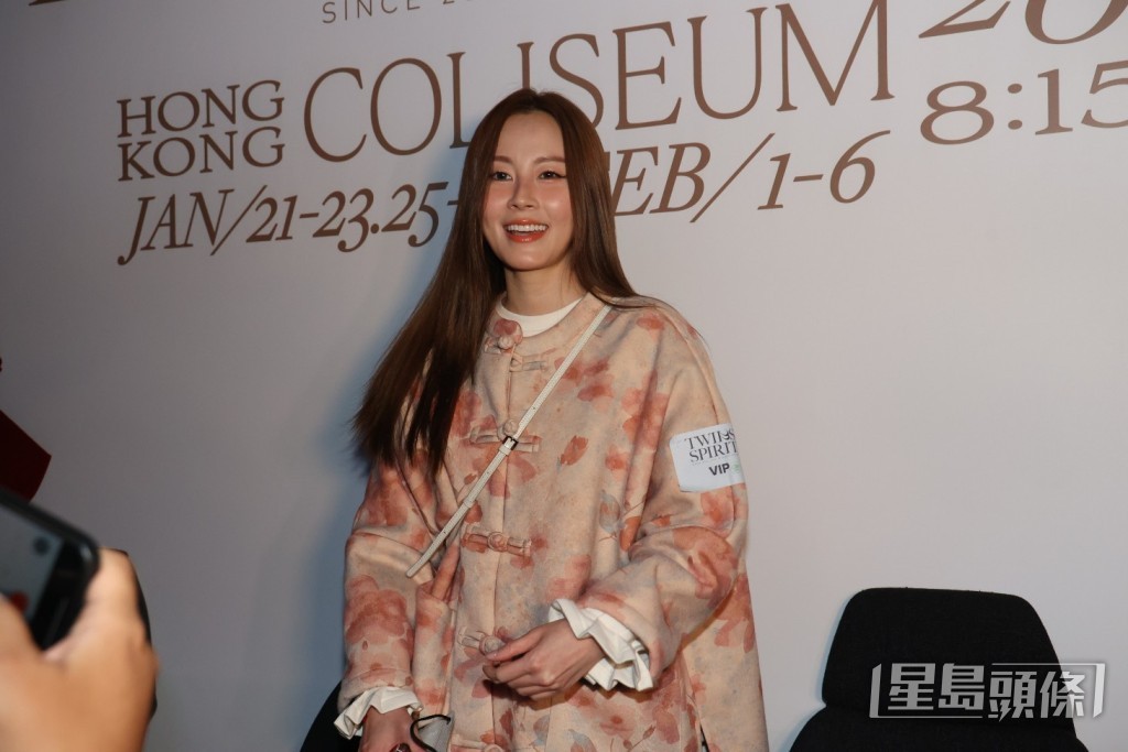 傅穎未有睇鄧麗欣開騷,反而有欣賞Twins演唱會。 傅穎未有睇鄧麗欣開騷,反而有欣賞Twins演唱會。