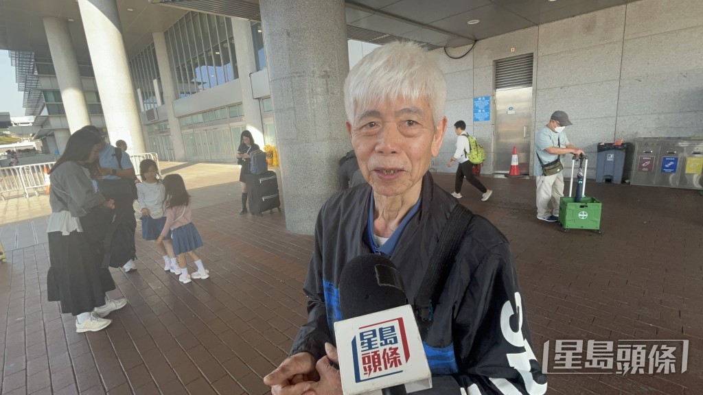 陳先生到深圳與朋友相聚。楊偉亨攝