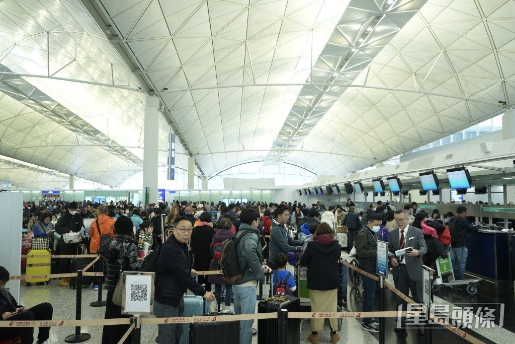 约3.5万人次经机场出境。资料图片 约3.5万人次经机场出境。资料图片