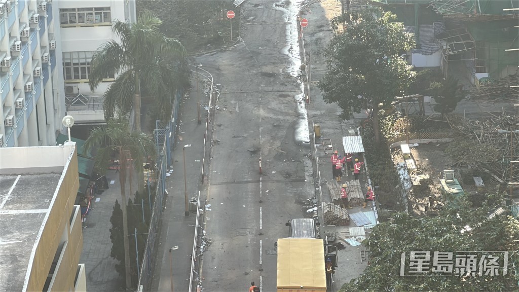 火場外圍大致完成清理工作。