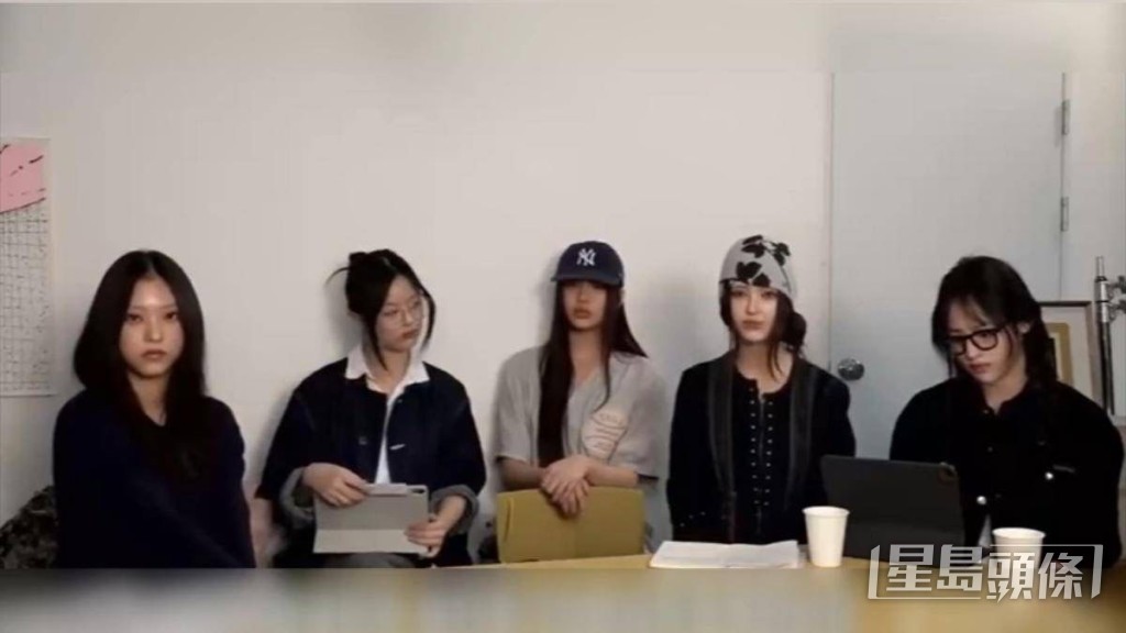 上月中,NewJeans開直播數HYBE娛樂外,更要求閔熙珍復職。 上月中,NewJeans開直播數HYBE娛樂外,更要求閔熙珍復職。