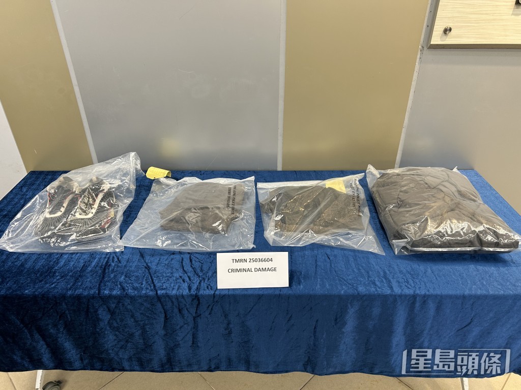 警方展示檢獲的證物。曾志恒攝 警方展示檢獲的證物。曾志恒攝