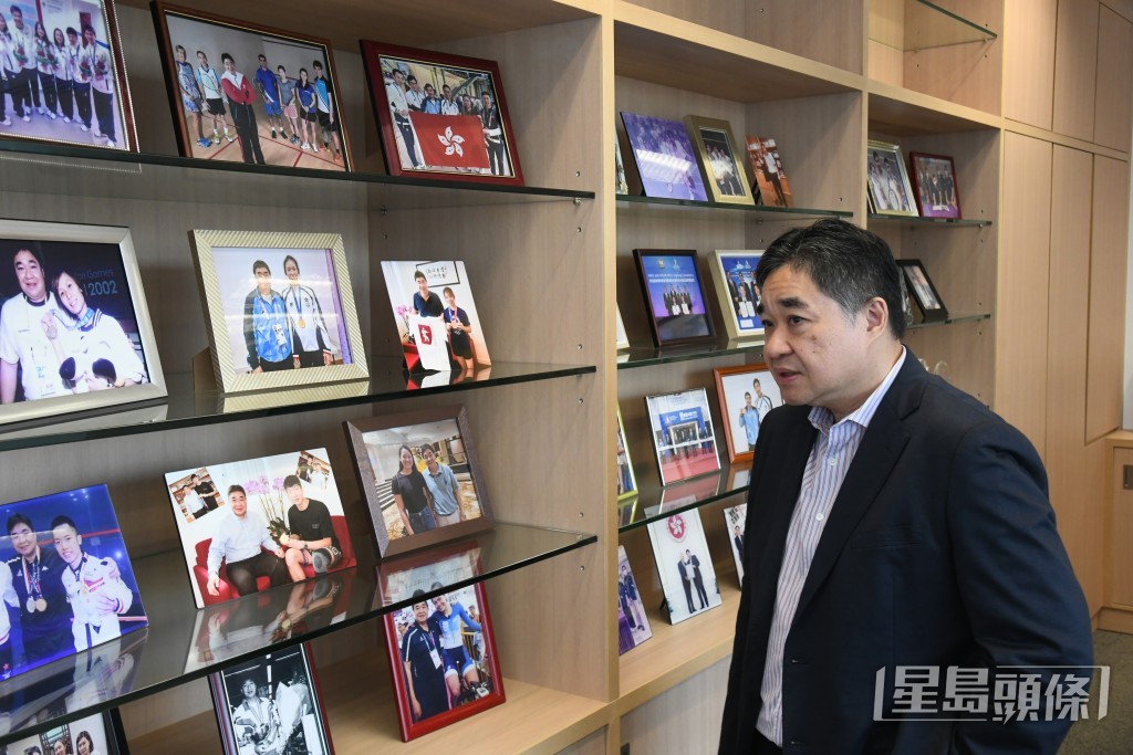 蔡玉坤是壁球運動員出身，退役後歷經教練之路，最終升任體院院長。