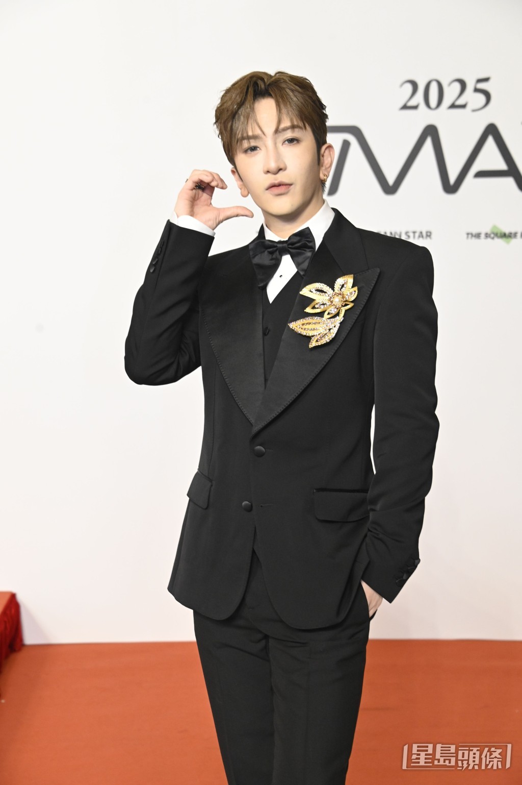 年紀輕輕的Anson Lo好有善心。