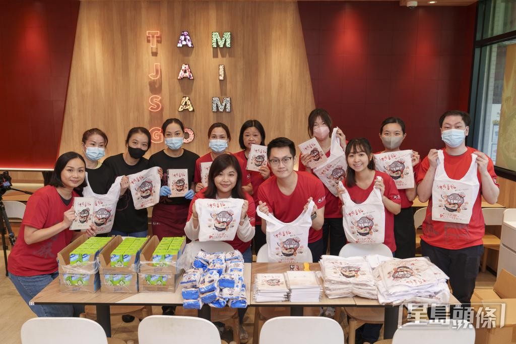 疫情至今,「譚仔」舉辦「線有善報」慈善活動,為有需要人士送上米線套餐。 疫情至今,「譚仔」舉辦「線有善報」慈善活動,為有需要人士送上米線套餐。