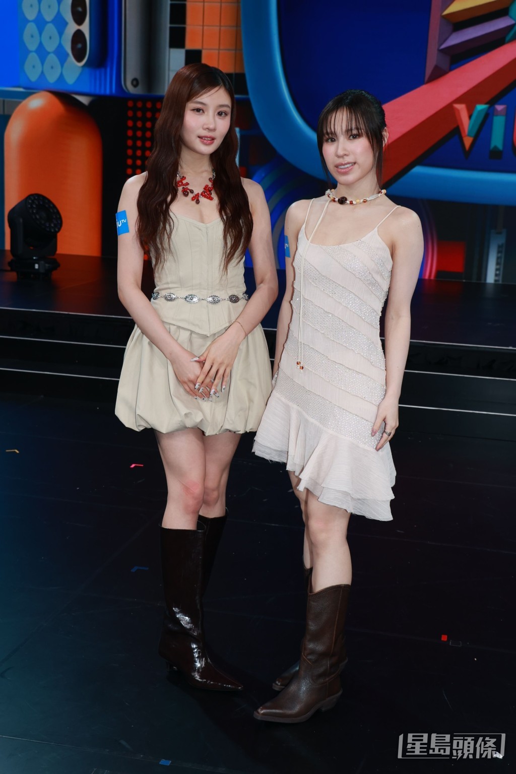  COLLAR成員王家晴（Candy）及陳泳伽(Winka)宣傳ViuTV全新綜藝節目《8點直樂VIURIETY》。