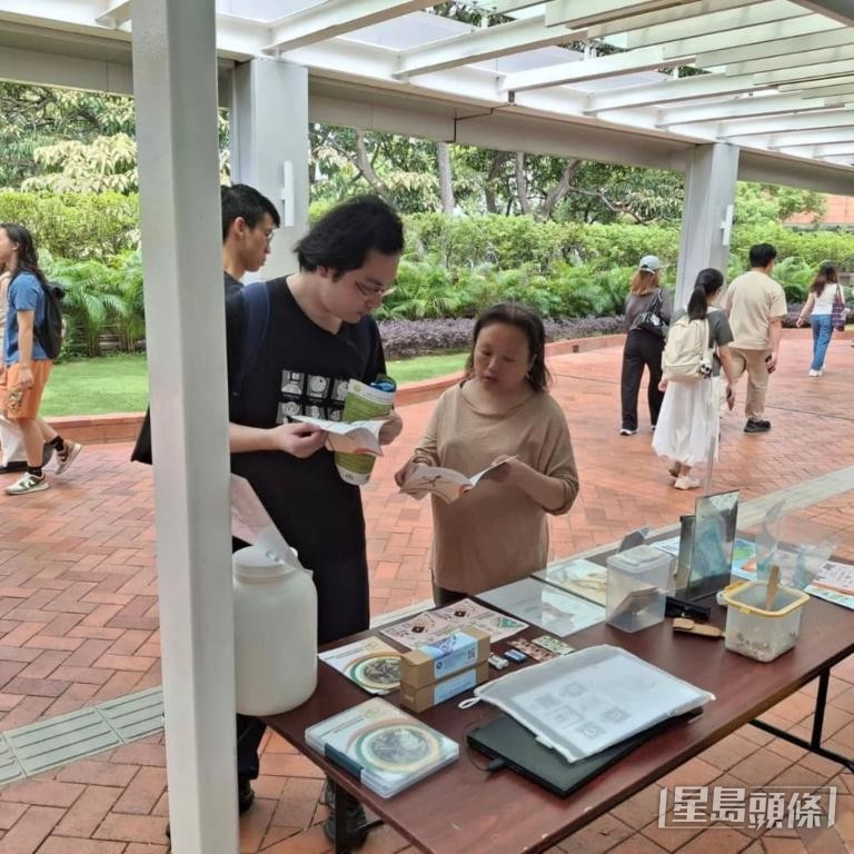 Royce到大學講解現時即棄電池回收的情況，以及分享電池處理的方向。  受訪者提供