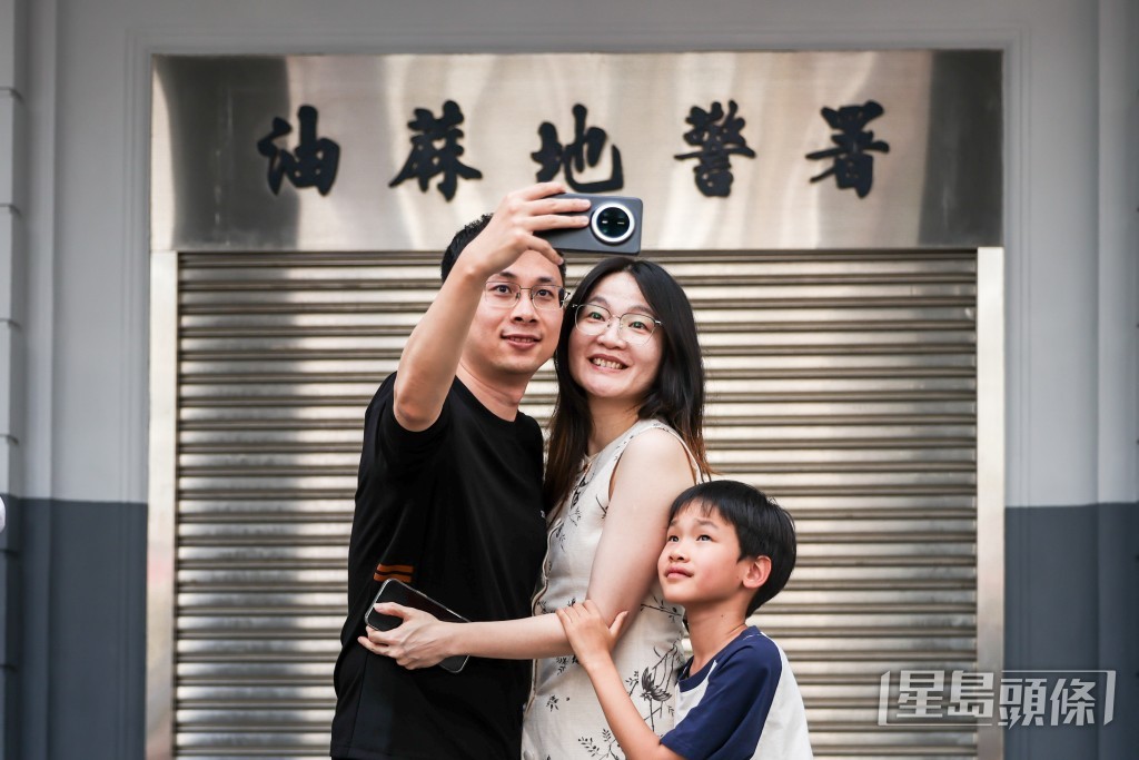 打卡遊人中不乏家庭客。