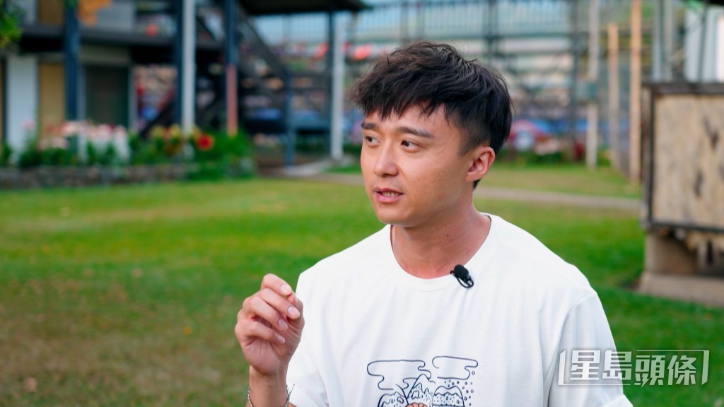 節目主持梁彥宗（Chris）。