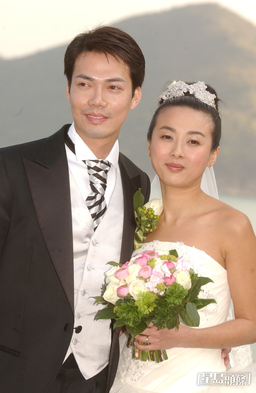 謝天華2005年與曾任唱片公司幕後、周海媚前經理人李天恩（Tina）結婚。