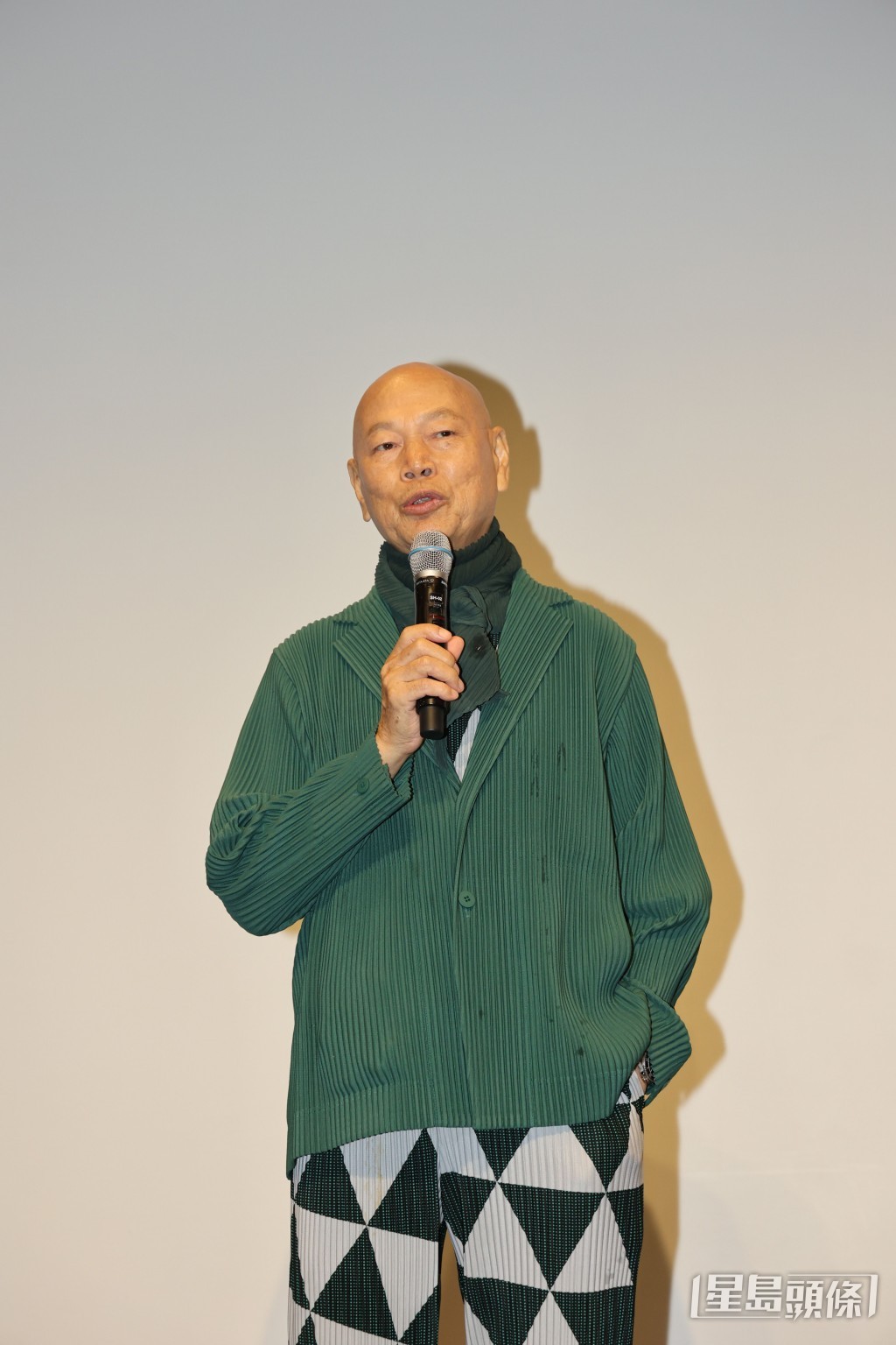 80歲大壽的行哥舉辦「八十光影醉藝壇」。