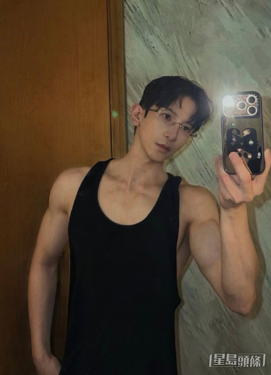 Anson Lo keep fit為健康。