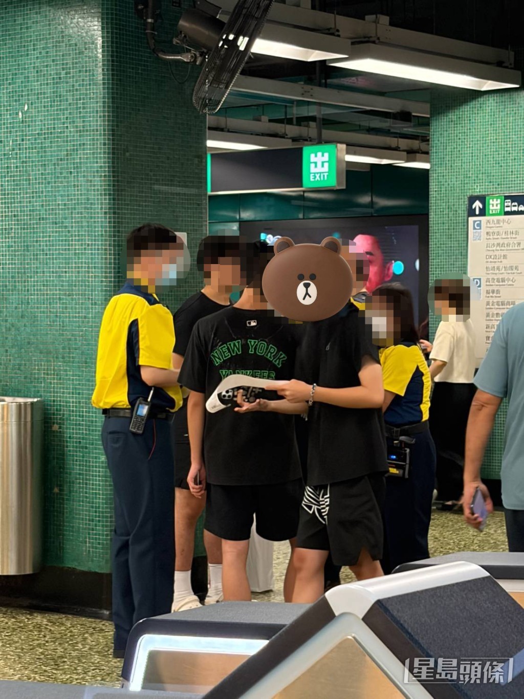 事發在昨日(24日)港鐵深水埗站內,一間主要售賣防災、家居及汽車清潔用品的店舖負責人發文直擊現場。(帖文截圖) 事發在昨日(24日)港鐵深水埗站內,一間主要售賣防災、家居及汽車清潔用品的店舖負責人發文直擊現場。(帖文截圖)