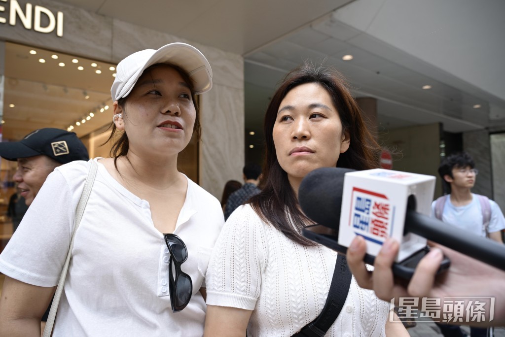 來自深圳的李小姐（左）及晚小姐（右）同樣選擇即日來回。