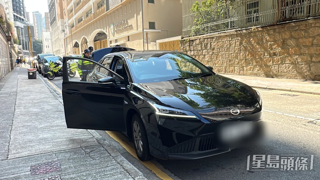 涉事私家車為內地品牌新車,落地僅三日。 涉事私家車為內地品牌新車,落地僅三日。