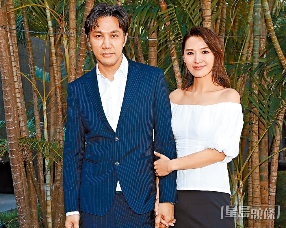 醫生老公指導陳煒如何演妊娠毒血症的癲癇狀況。 醫生老公指導陳煒如何演妊娠毒血症的癲癇狀況。