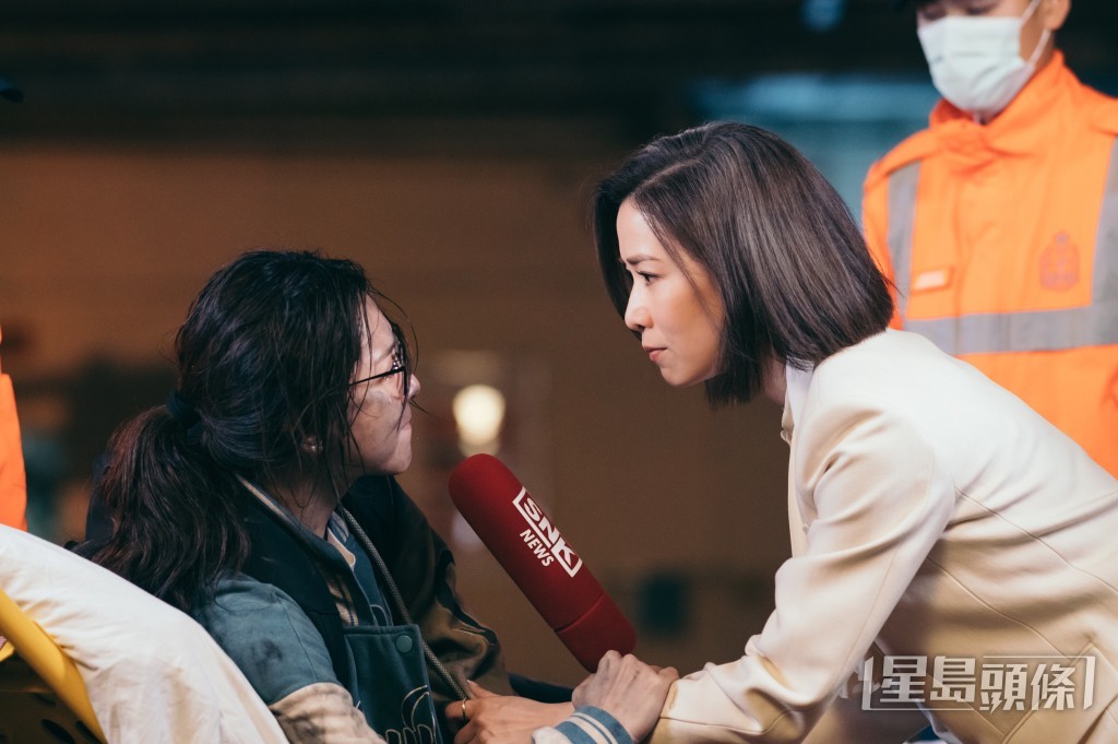阿佘在劇中霸氣逼人,連對手馬國明直言都被她嚇窒。 阿佘在劇中霸氣逼人,連對手馬國明直言都被她嚇窒。