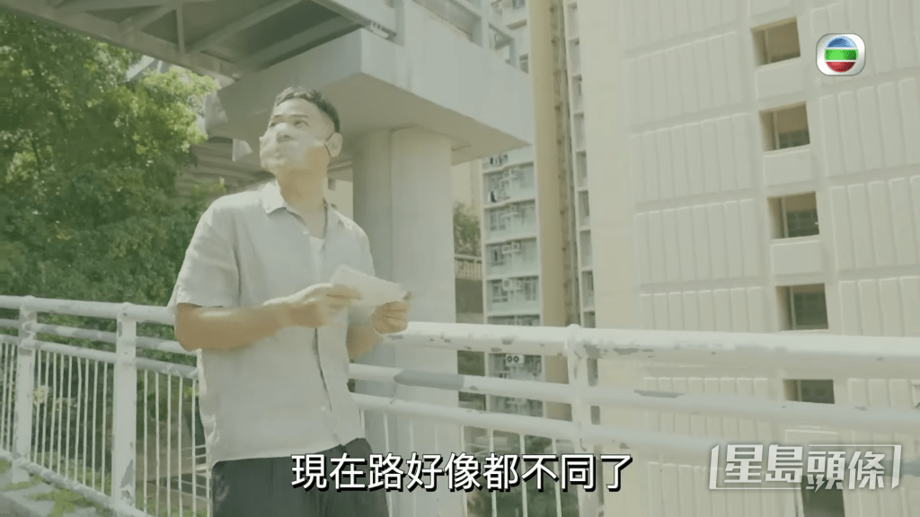 黃智賢6至11歲時在第十五座長大,之後遷往荃灣象山邨翠山樓。 黃智賢6至11歲時在第十五座長大,之後遷往荃灣象山邨翠山樓。