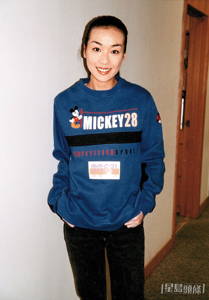 江美儀曾憑秘書履歷申請移民加拿大。