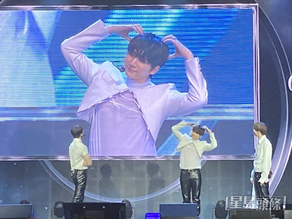 HYUK HYUK