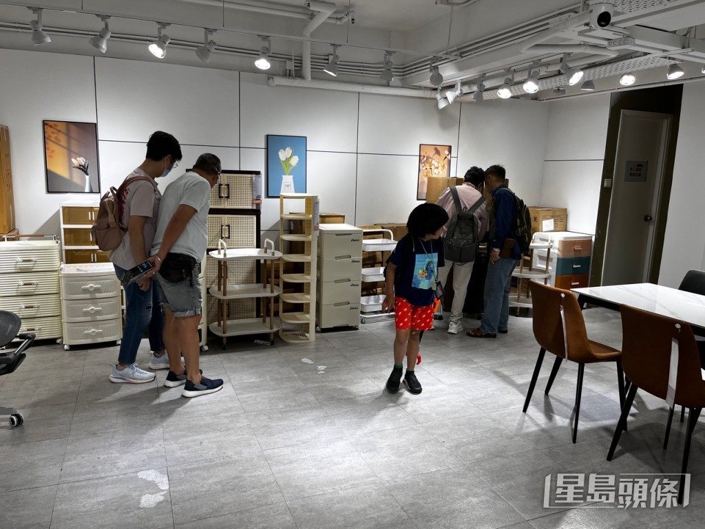 「淘多多」近日在灣仔新開了樓高4層的旗艦巨舖。李健威攝 「淘多多」近日在灣仔新開了樓高4層的旗艦巨舖。李健威攝