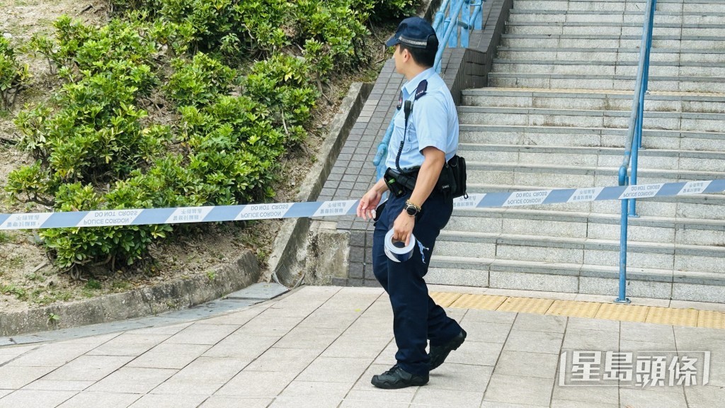 警員封鎖公園範圍。蔡楚輝攝