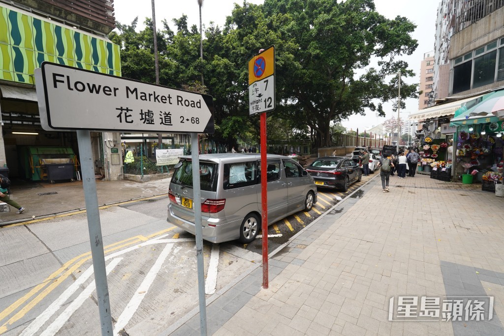 他表示计划完成后会让受影响的店舖优先选择回迁。资料图片