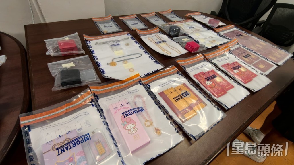 警方展示所得證物。黃文威攝 警方展示所得證物。黃文威攝