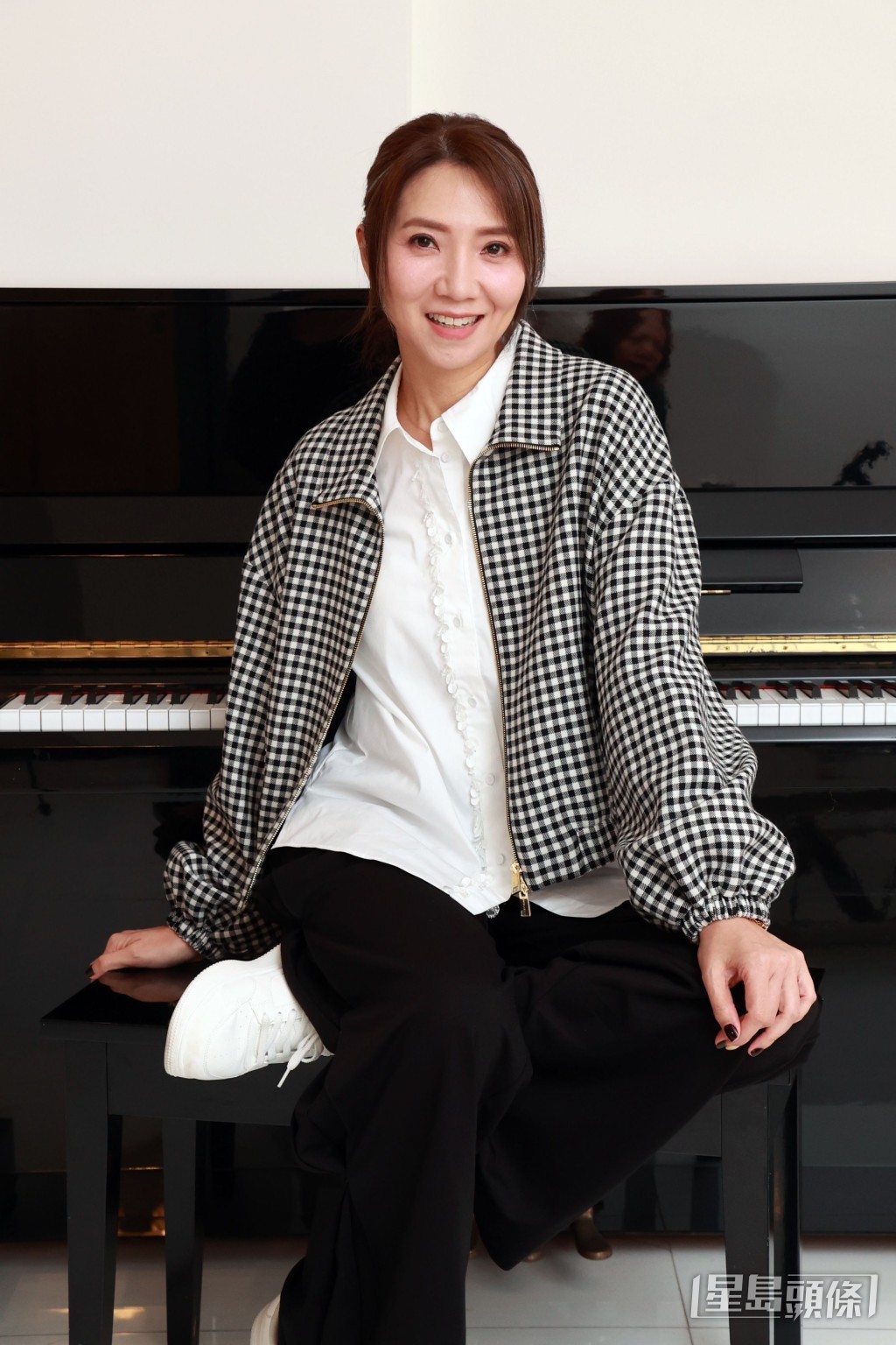 回想23年前拍古裝版處境劇《皆大歡喜》飾演反派「萬貴妃」，全靠曾勵珍大膽起用。