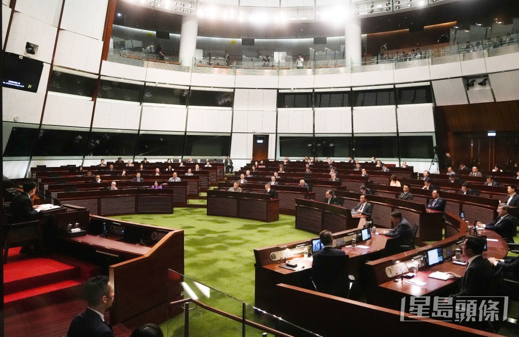 立法會行政長官互動交流答問會。吳艷玲攝 立法會行政長官互動交流答問會。吳艷玲攝
