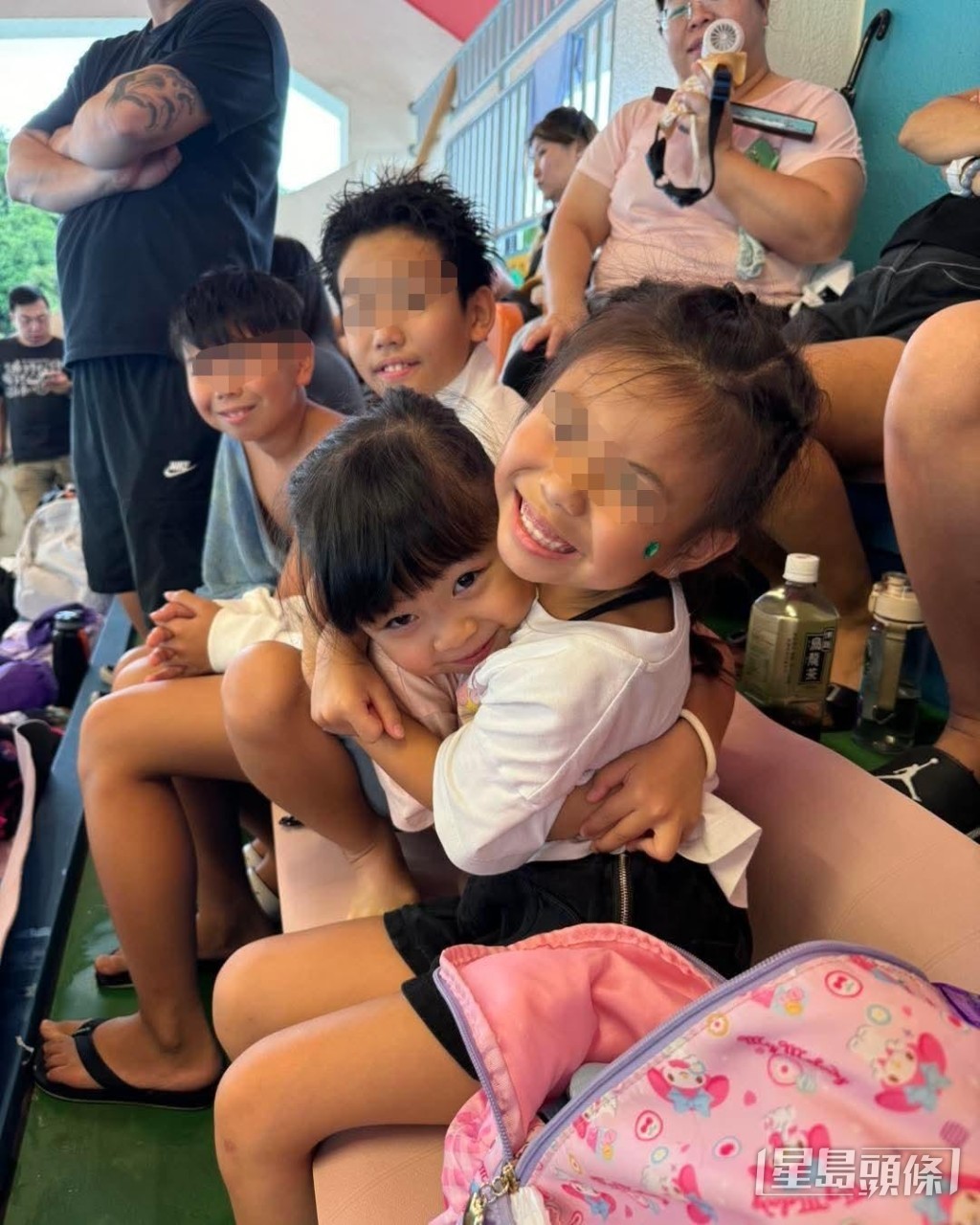 小黃妃想有個伴。 小黃妃想有個伴。