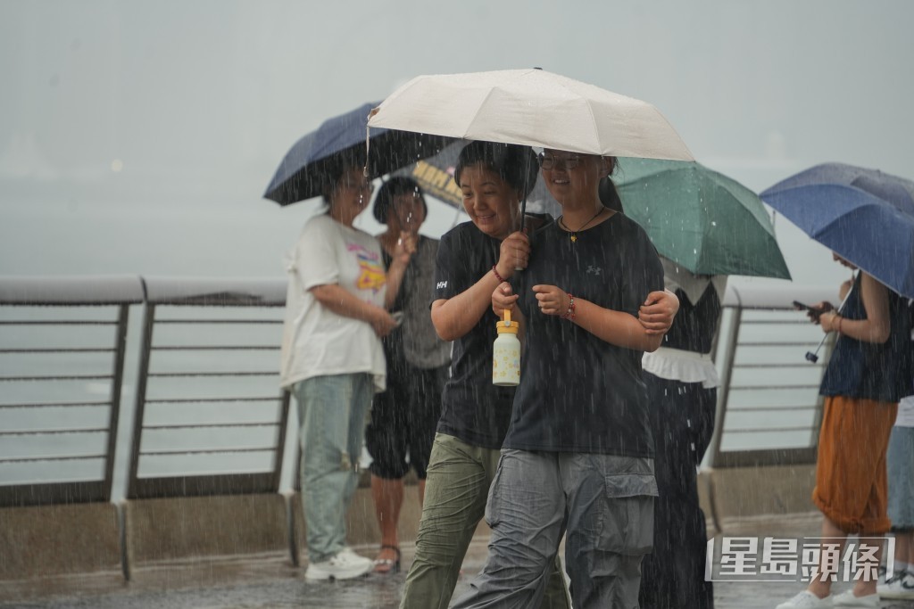 就今次暴雨襲港,政府嚴陣以待。吳艷玲攝 就今次暴雨襲港,政府嚴陣以待。吳艷玲攝