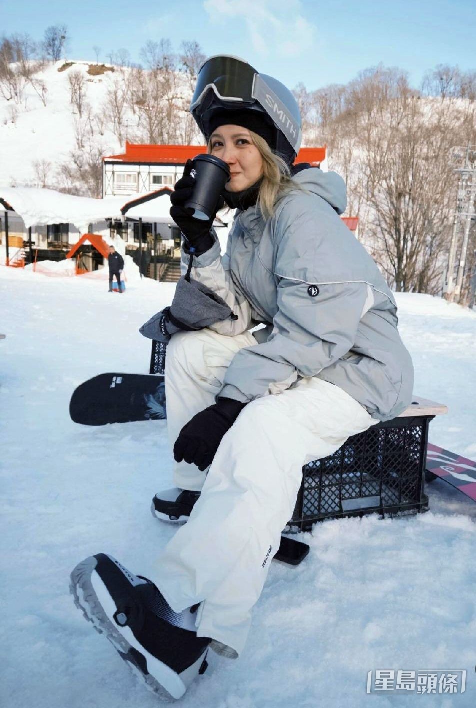 在雪場都不忘飲咖啡。