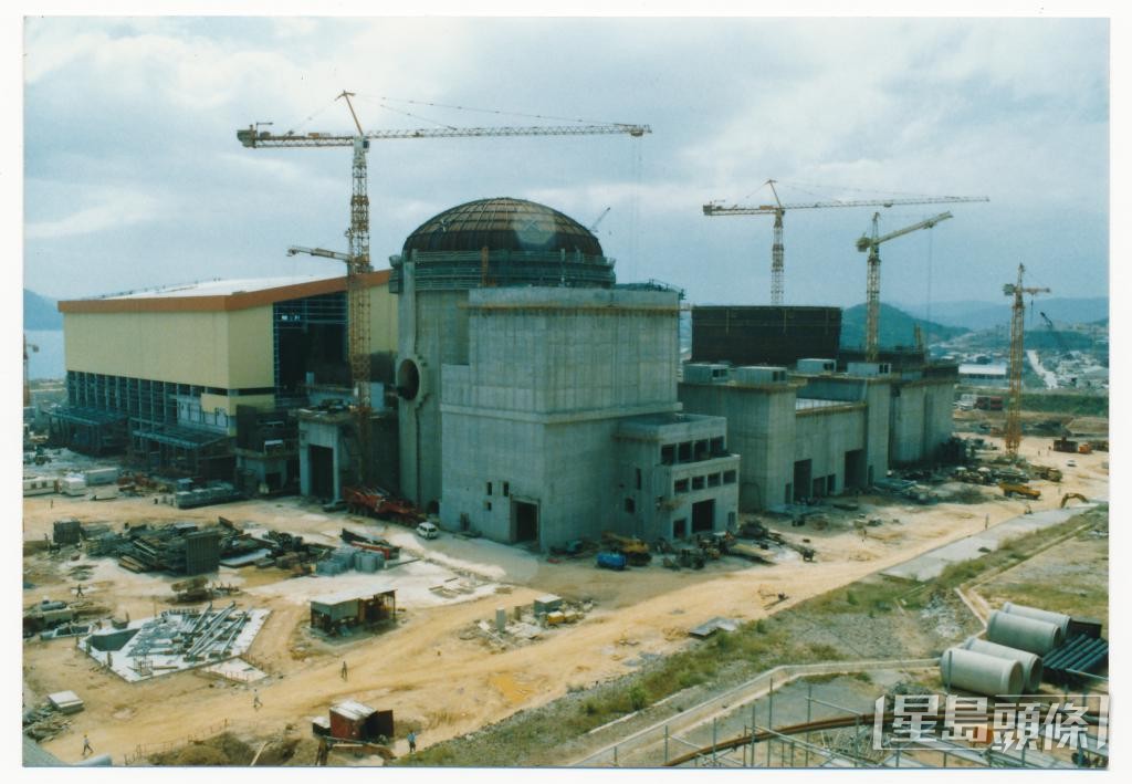 當年大亞灣核電站建築地盤及外貌。 資料圖片