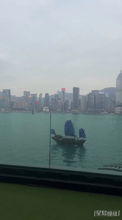 可看到維多利亞港美景。 可看到維多利亞港美景。