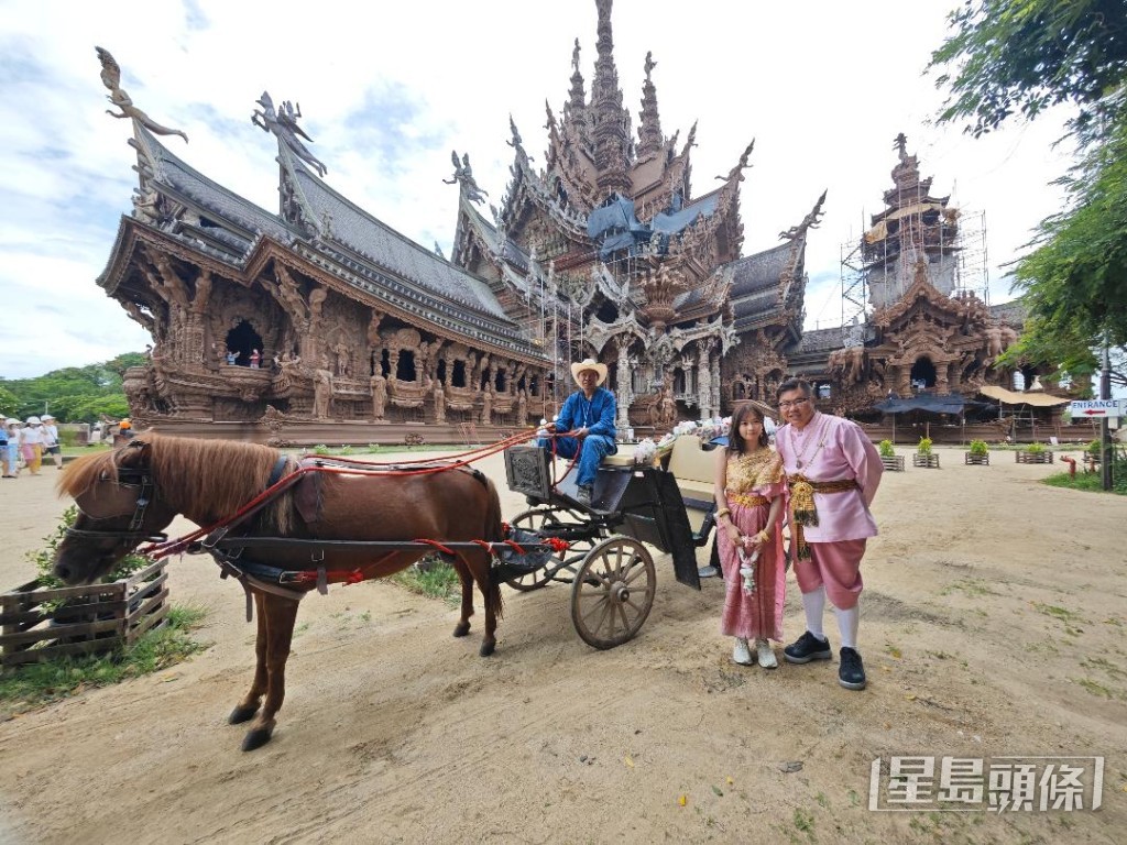 參觀真理聖殿，波波充滿公主feel。