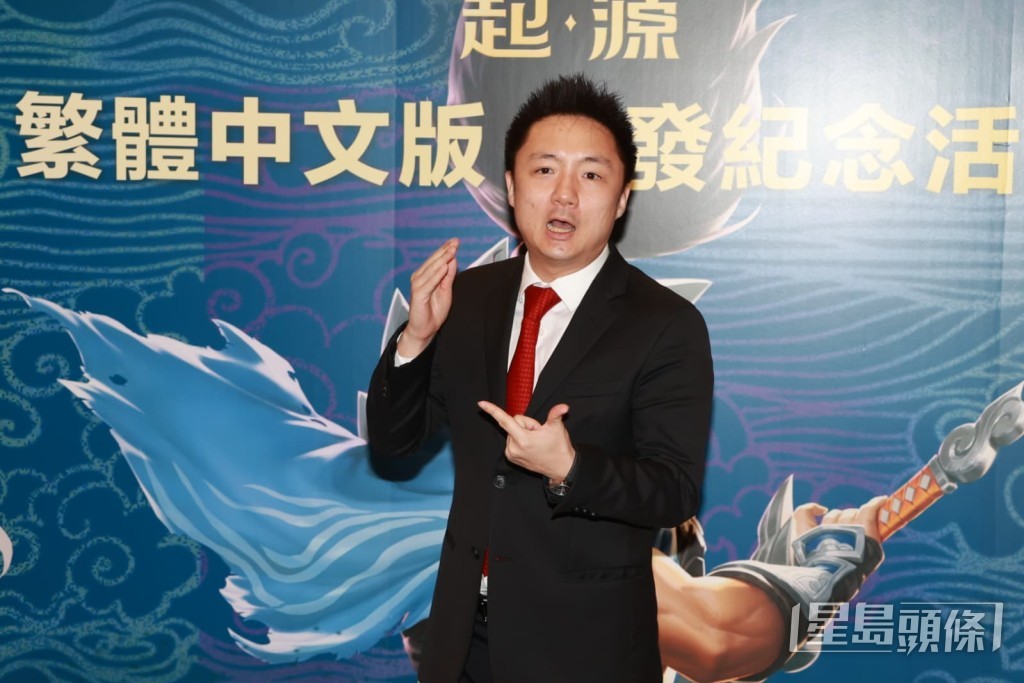 鍾培生做爸爸後每日也會早點放工返家。 鍾培生做爸爸後每日也會早點放工返家。