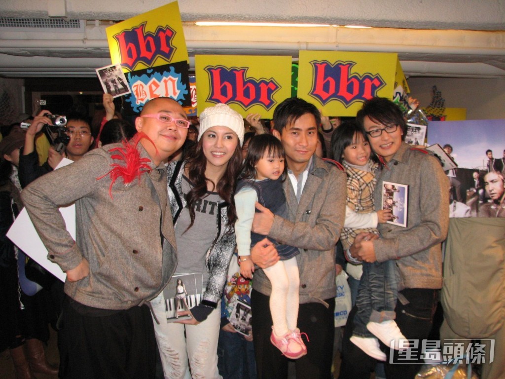 當年阿Bob主持《新香舊俱樂部》時開始有fans。 當年阿Bob主持《新香舊俱樂部》時開始有fans。