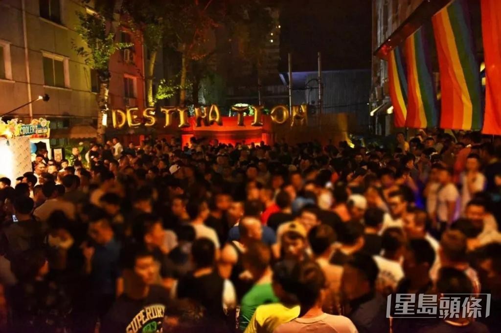 不少機構會到酒吧、男同志桑拿等熱點找出潛在Chemfun參與者。 不少機構會到酒吧、男同志桑拿等熱點找出潛在Chemfun參與者。