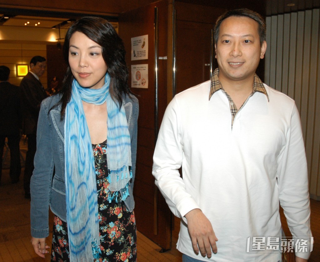 陈芷菁夫妇2003年在英国注册结婚。