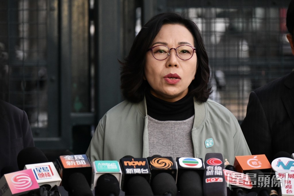 麥美娟指，庇護中心不會讓工作人員以外的人士進入，以保護中心內居民的安全及私隱。