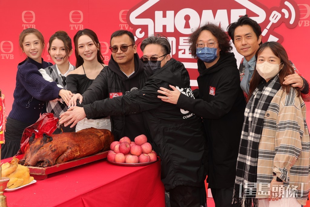 馮盈盈、森美、陳若思與倪嘉雯等今日（20日）到將軍澳電視城出席節目《Home即是識》拜神。