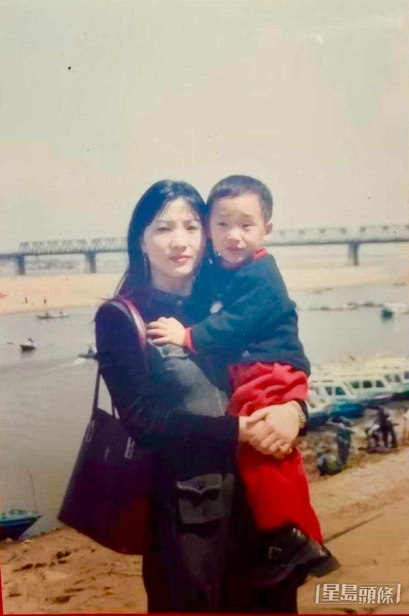 楊恩華出生於黑龍江省，先天只有五成視力。 受訪者提供