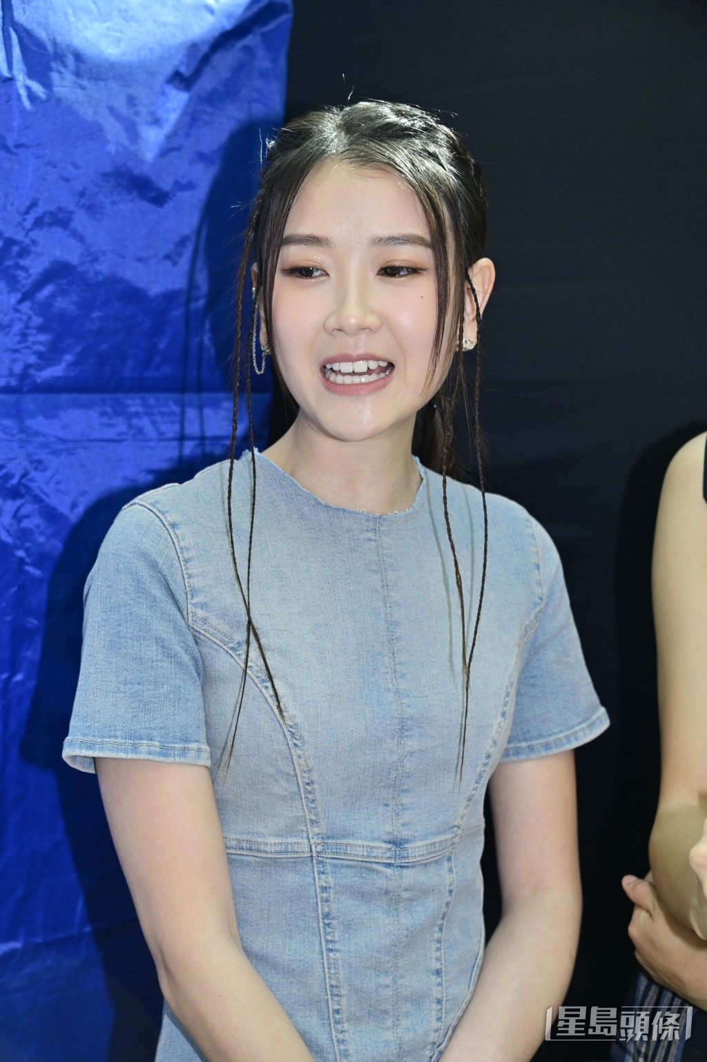 潘靜文坦言小時候曾因好奇嘗試吸煙,但吸了一下已不斷咳就無再試。 潘靜文坦言小時候曾因好奇嘗試吸煙,但吸了一下已不斷咳就無再試。