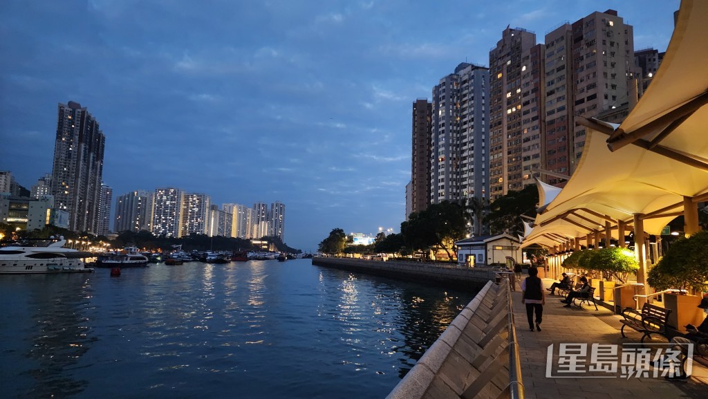天文台預測今日（11日）天氣大致天晴及乾燥，氣溫介乎20°C至25°C。