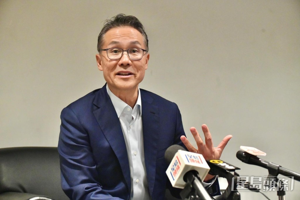 倪以理指出,近年政府及科學園等已加大投入創科發展,方向正確但仍需加速,他形容AI的發展速度極快,「任何地方都不夠快,香港更要繼續努力」,認為香港需吸引更多創科企業落戶。 倪以理指出,近年政府及科學園等已加大投入創科發展,方向正確但仍需加速,他形容AI的發展速度極快,「任何地方都不夠快,香港更要繼續努力」,認為香港需吸引更多創科企業落戶。
