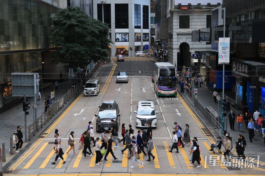 本港力拓總部經濟，今年的境外母公司駐港公司總數達9960間創新高。