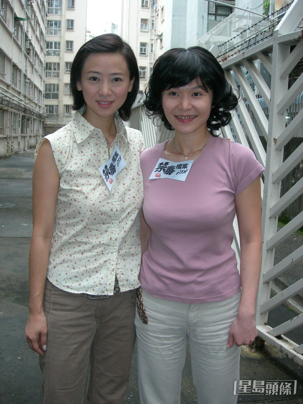張睿羚2006年與翁虹（左）合作港台劇集《禁毒檔案》。