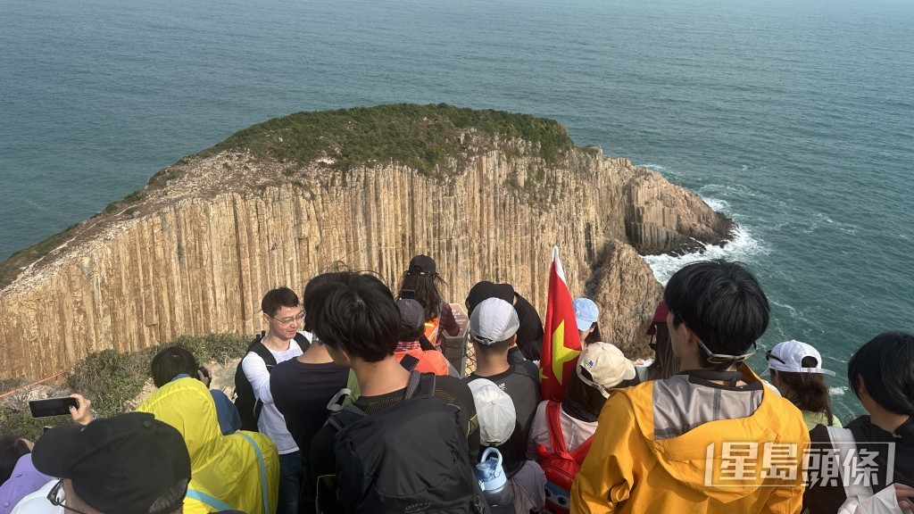政府研究於西貢東壩破邊洲路段試行預約制度，以控制高峰人流及防止山徑損耗。資料圖片